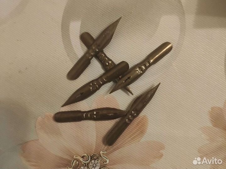 Перья для каллиграфии, со звёздочкой