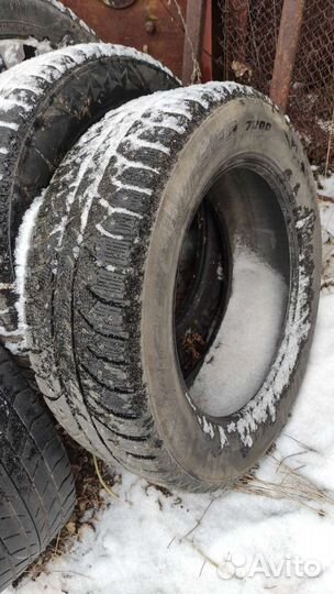 Bridgestone Ice Cruiser 7000 215/60 R17