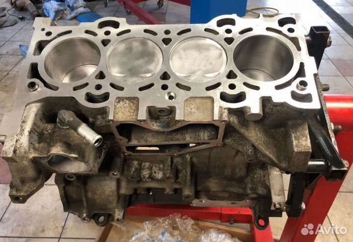 Шорт-блок двигателя L5 на Mazda Ford 2.5