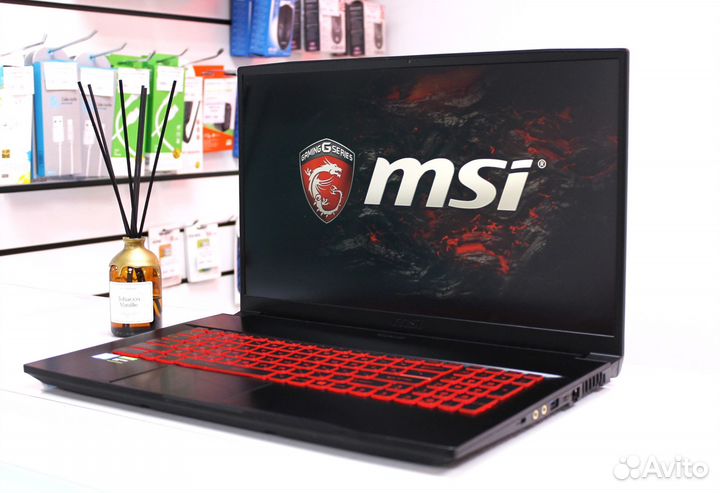 Игровой ноутбук MSI 17.3 IPS экран 144Гц