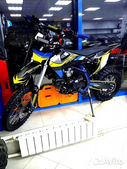 Pitbike Avantis H12-E Classic 17/14: Для подростков с японским карбюратором и мощным двигателем