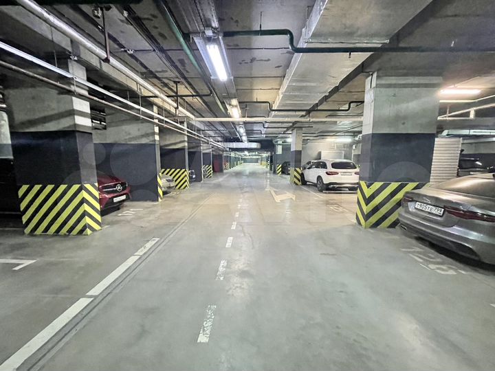 Машиноместо, 14 м²