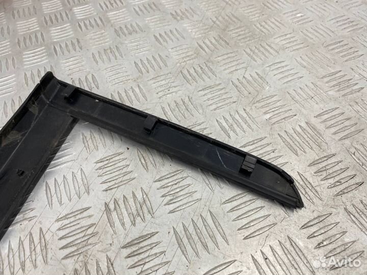 Б/У Накладка форточки багажника (молдинг) задний