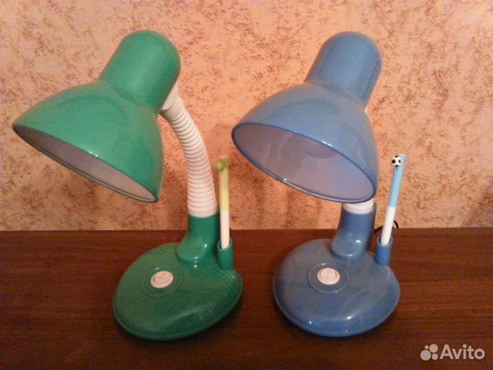 Ученическая настольная лампа