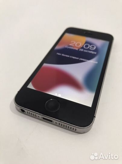 iPhone SE, 32 ГБ