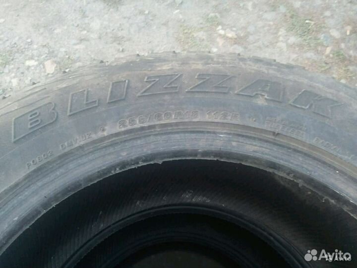 Bridgestone Blizzak LM-80 255/60 R18