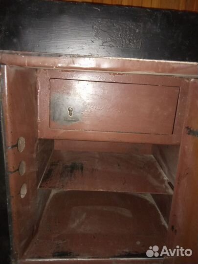 Продам надёжный советский сейф бу