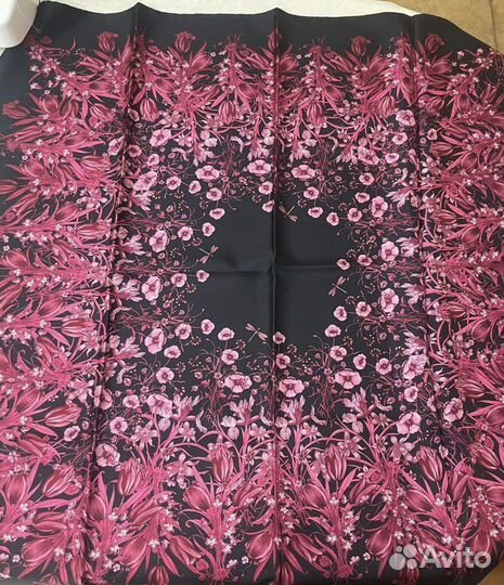 Итальянский платок gucci