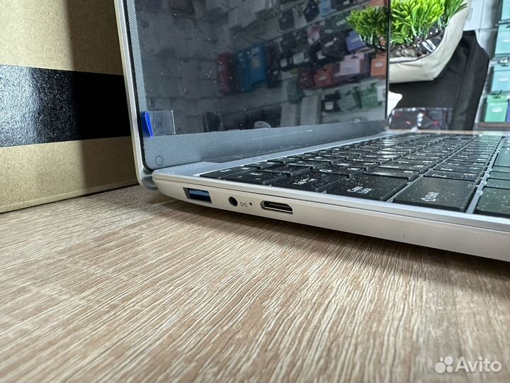 Ноутбук 16/256GB Win10 (новый,гарантия)