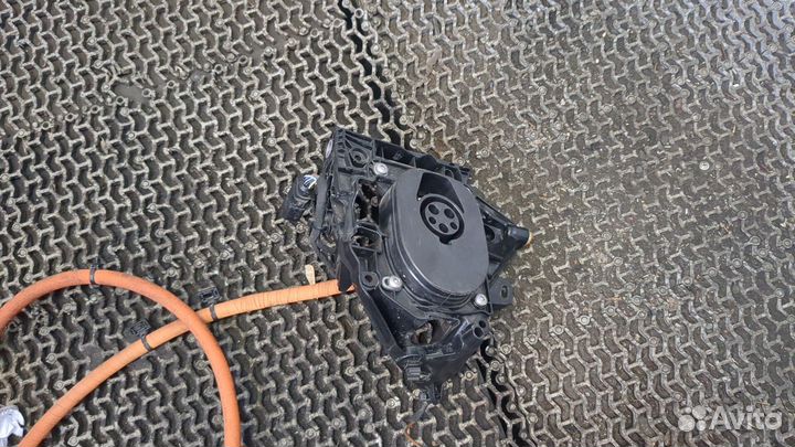 Розетка зарядки автомобиля Porsche Taycan 2019 –