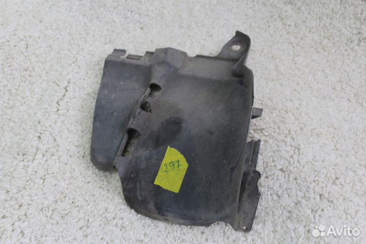 Подкрылок передний правый передняя часть, Renault