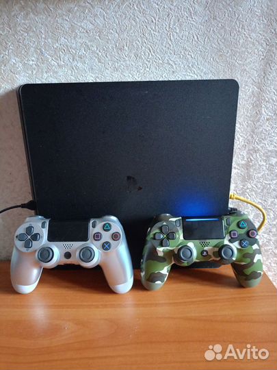 Игровая приставка ps4 slim с играми и 2 джостика