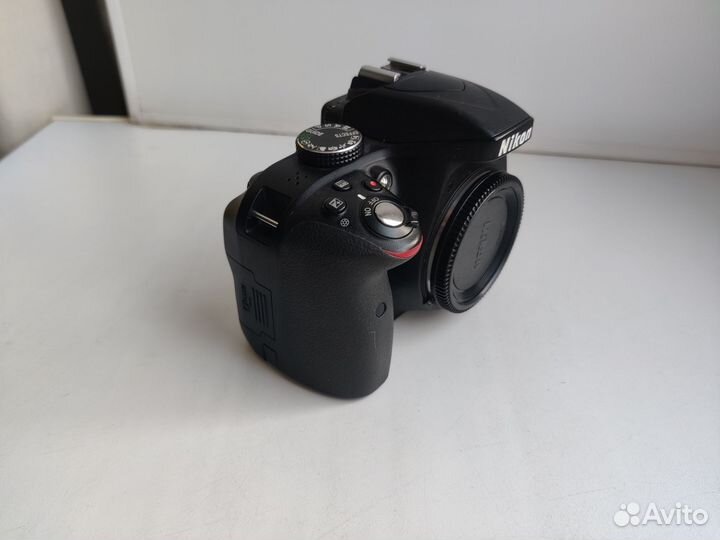 Зеркальный фотоаппарат Nikon D3300 с объективом