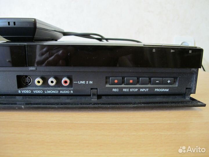 DVD рекордер Sony RDR-AT100