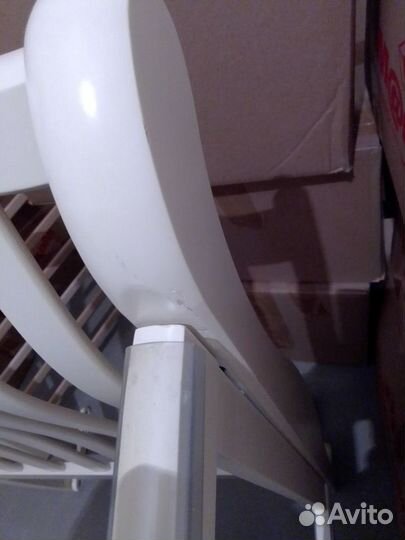 Детская кроватка с маятником и ящиком