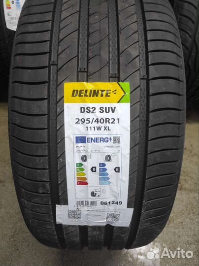 Delinte DS2 295/40 R21 111W