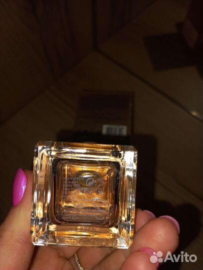 Alibi Eau DE Parfum Oscar DE larenta оригинал