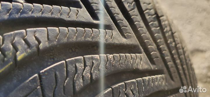 Michelin Alpin 5 215/65 R16 98H