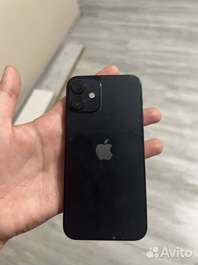 Телефон iPhone 12 mini