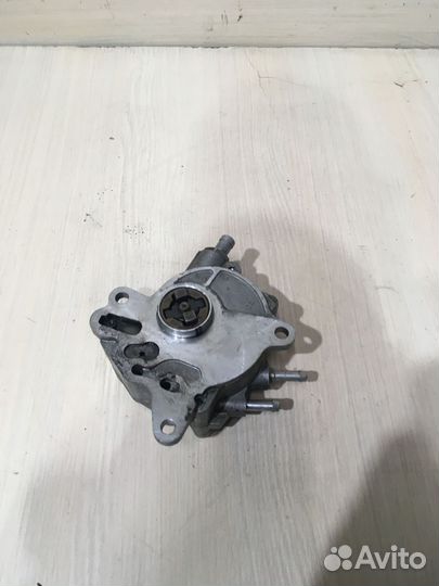 Насос вакуумный 03G145209C VW Ауди А6 С6