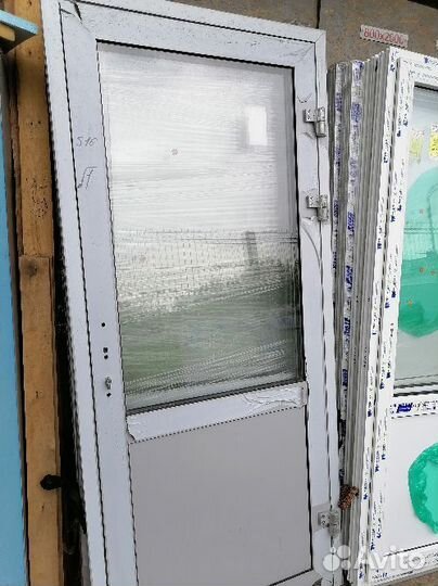 Алюминиевые двери новые. Двери