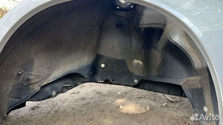 Крыло заднее левое toyota carina ed