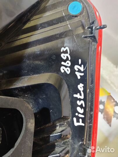 Ford Fiesta 09- Левый хэчбек Фонарь 8693