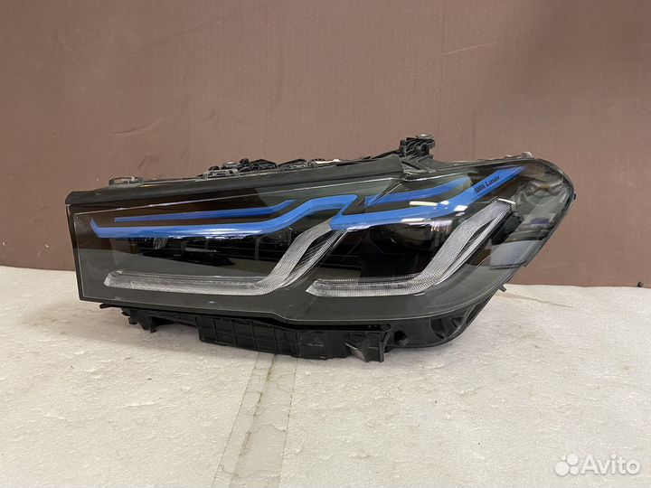 Левая фара на BMW G30 laser рест Shadow line black