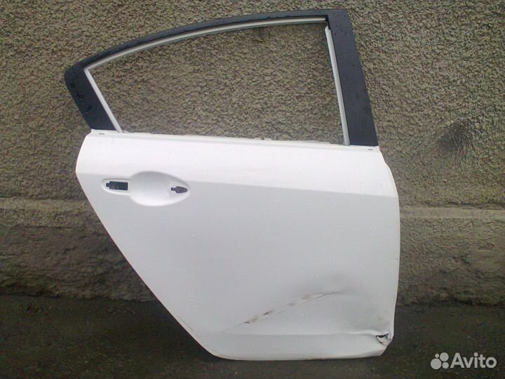 Мазда 3 Седан дверь задняя правая с 2009