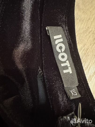 Вечернее бархатное платье