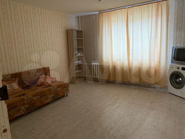 3-к. квартира, 100 м², 1/10 эт.