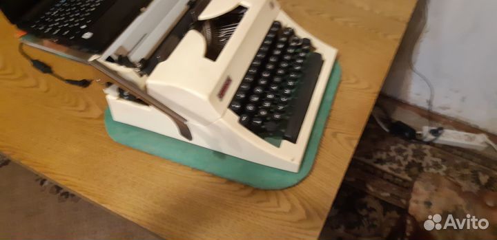 Печатная пишущая машинка