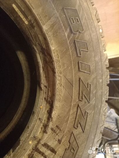 Bridgestone Blizzak Ice 285/75 R16 77B