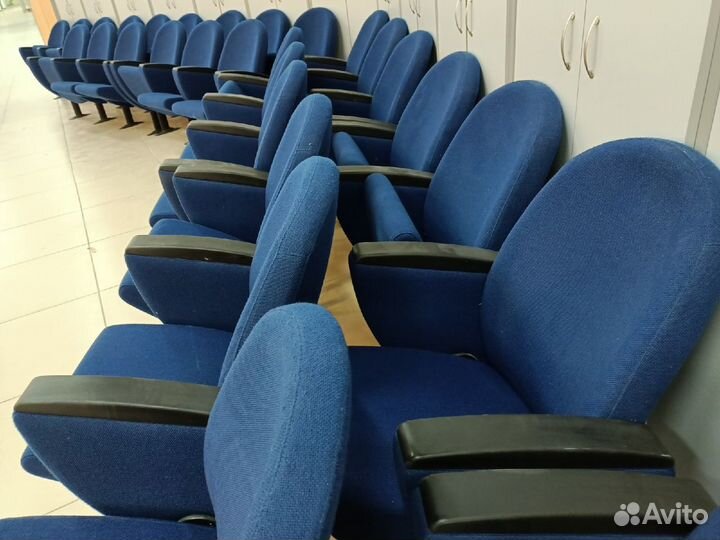 Кресла мягкие В конференц-зал 8шт. Б.У