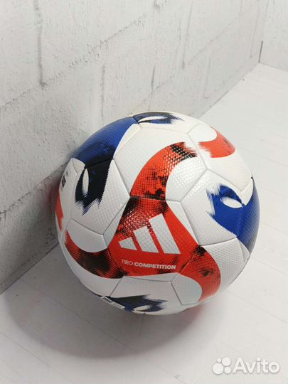 Футбольный мяч