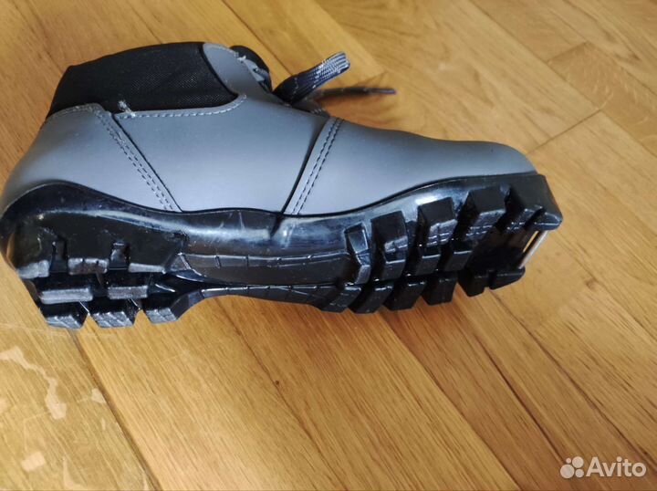 Лыжные ботинки р. 37