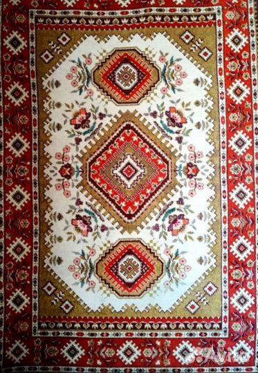 Ковры разные, имеется несколько вариантов