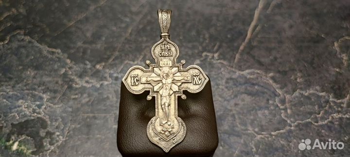 Серебряный крест 925 пробы массой 9.25 грамма