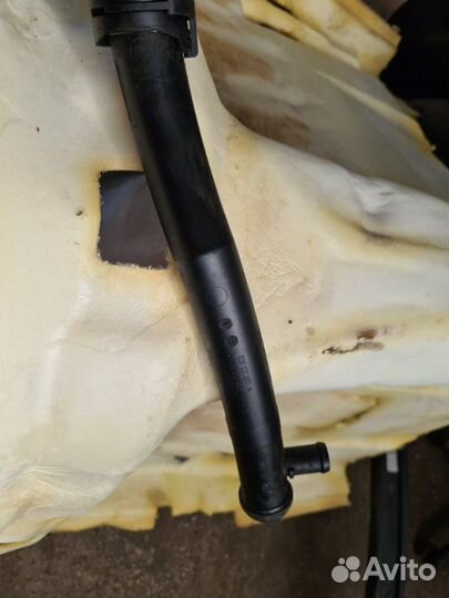 Патрубок термостата Skoda Yeti cbzb 2011