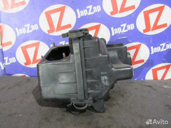 Корпус воздушного фильтра Mitsubishi Eclipse D52A
