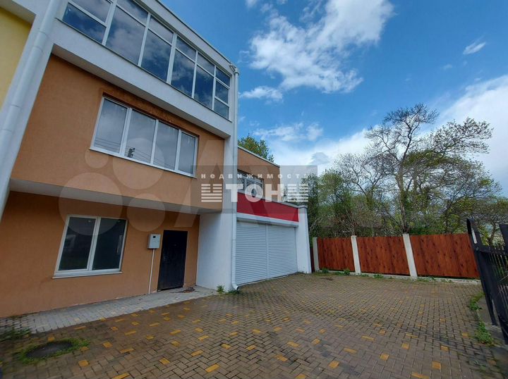 Дом 313,8 м² на участке 4,3 сот.