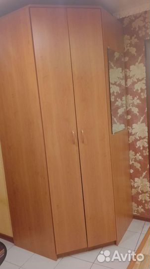 Угловой шкаф