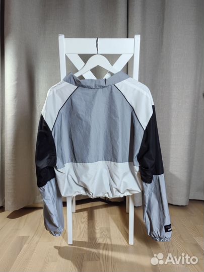 Нейлоновая куртка Pull&Bear