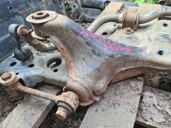 Подрамник передний Toyota Avensis T220 1999