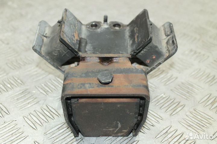 Подушка АКПП 1JZ-GE Toyota Mark Chaser 100 JZX100