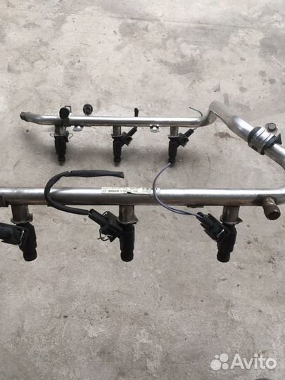 Топливная рампа с форсунками Мерседес