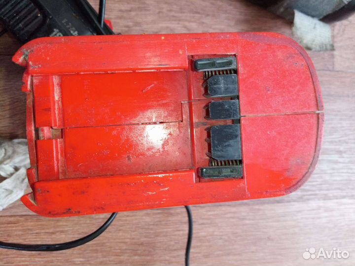 Ударный шуруповёрт Black Decker