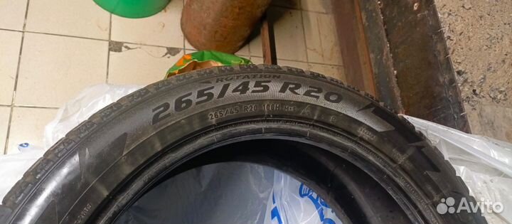 Pirelli Ice Zero 265/45 R20