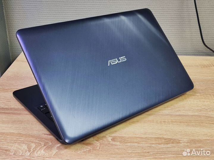 Ноутбук Asus Core i3-7 8гб озу ссд диск Full HD