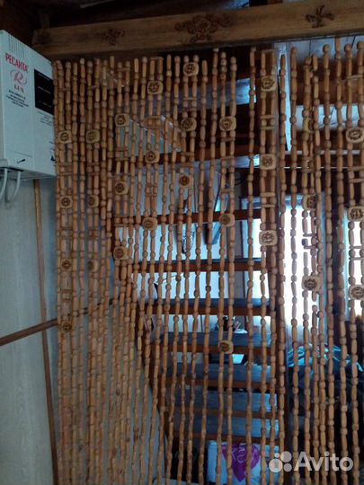 Штора на дверь деревянная